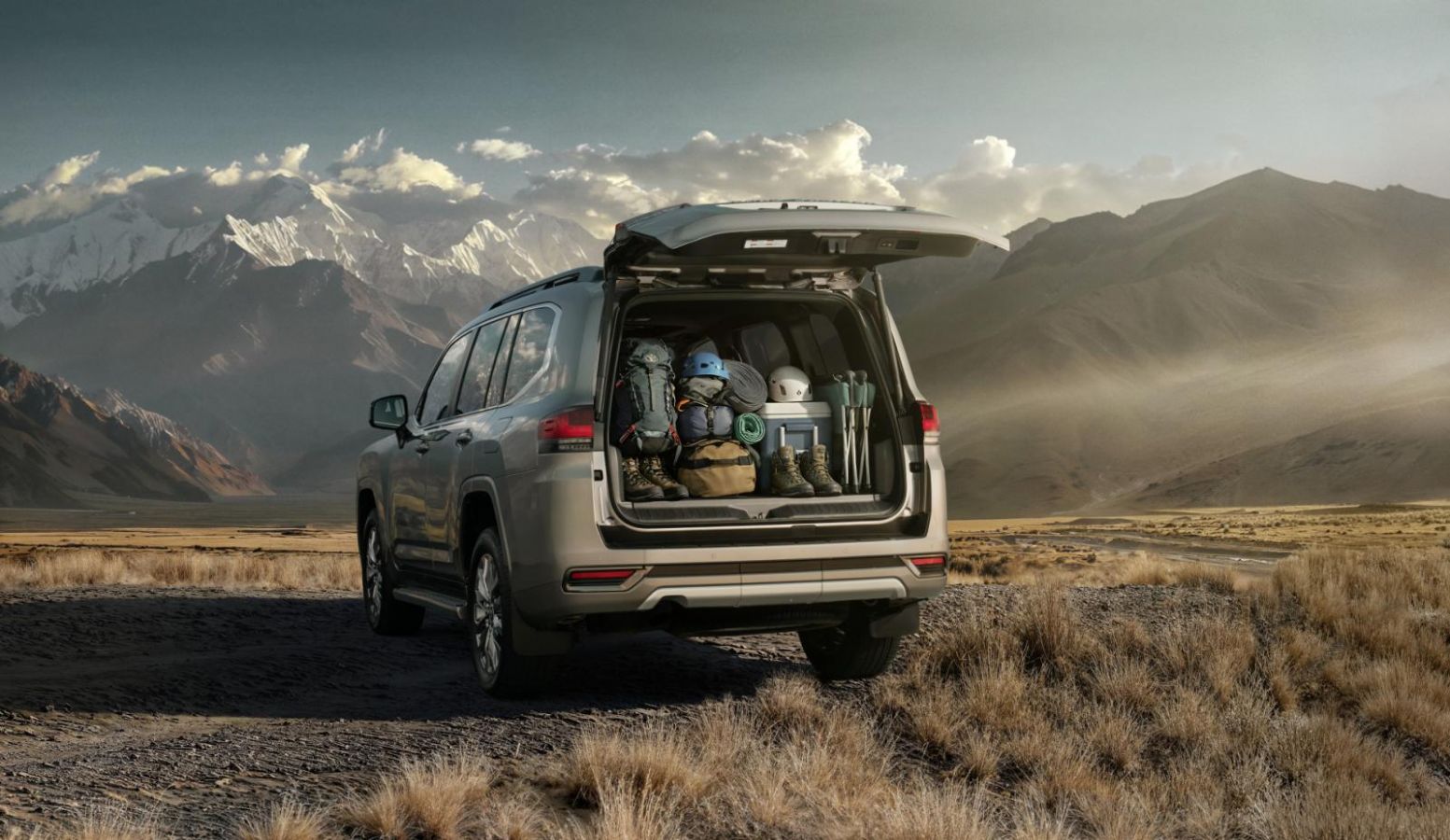 Το Toyota Land Cruiser 300 έγινε υβριδικό με 457 άλογα!